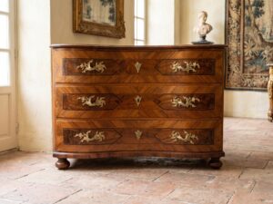 Baroque chest of drawers 1760 Walnut