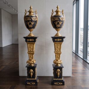 Columns with vases - marble black 1.80 m