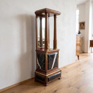 Pilar with marble surface 1,10 m