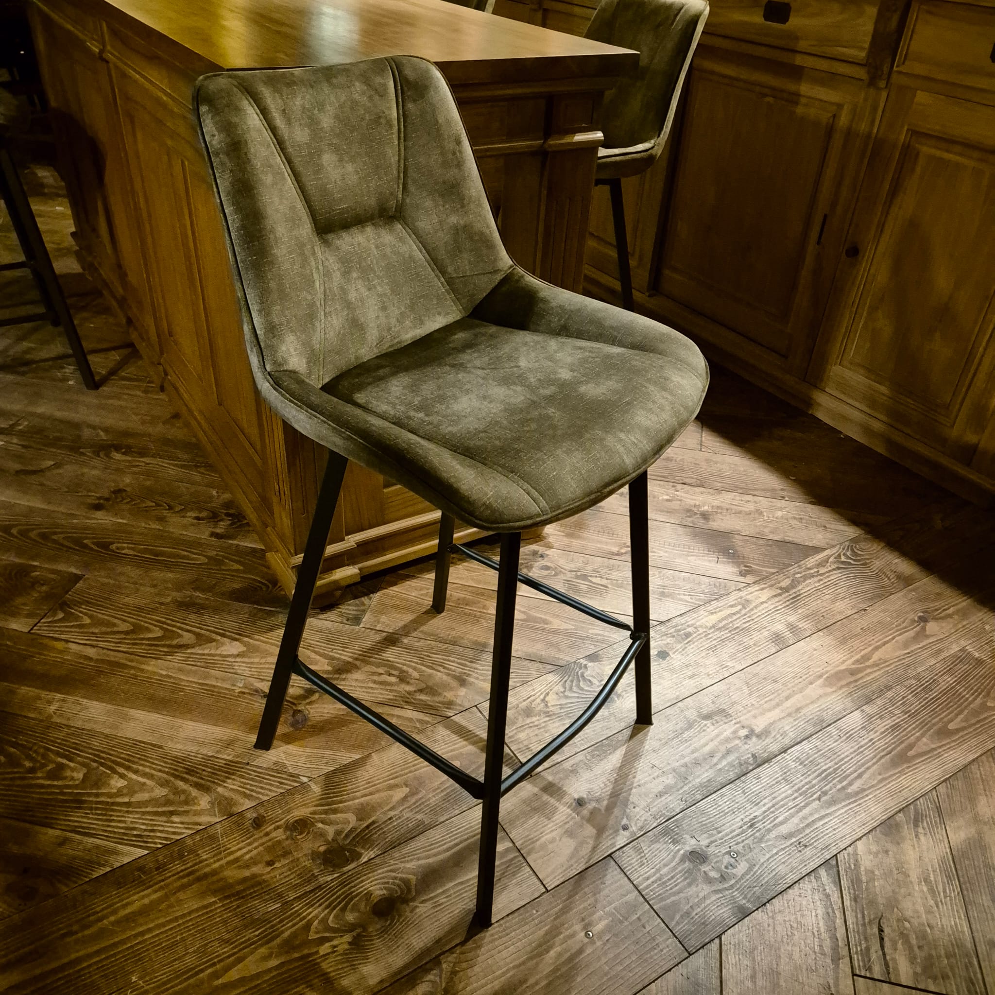 Barstool Olive Velvet - Image 3