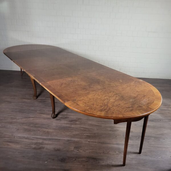 Extendable dining table Biedermeier period 1880 Walnut