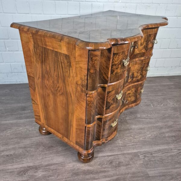 Chest of Drawers Baroque 1780 Walnut