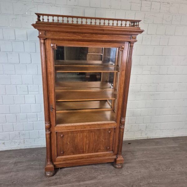 Display Case Gründerzeit 1880 Walnut - Image 2