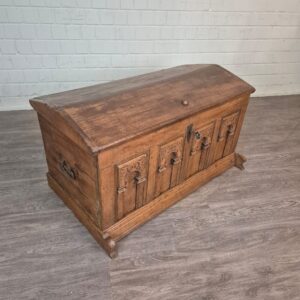 Chest Baroque 1780 Oak