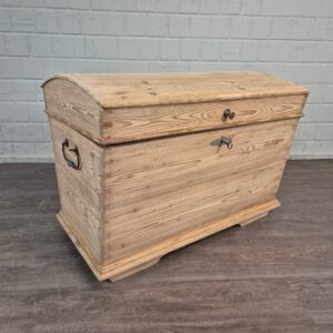Chest Gründerzeit 1880 Pine