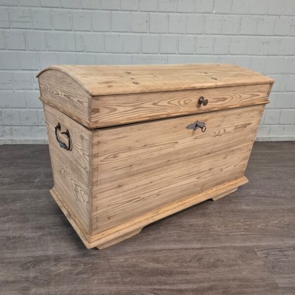 Chest Gründerzeit 1880 Pine