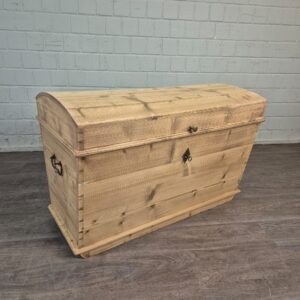 Chest Gründerzeit 1880 Pine