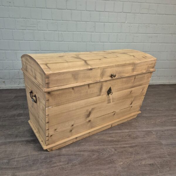 Chest Gründerzeit 1880 Pine