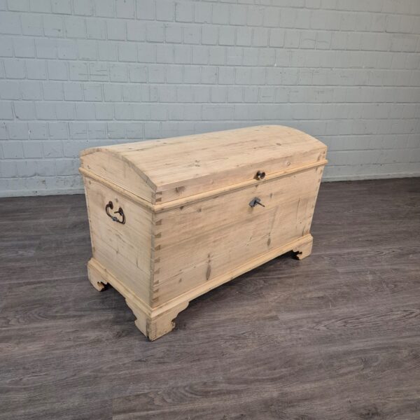 Chest Gründerzeit 1880 Pine