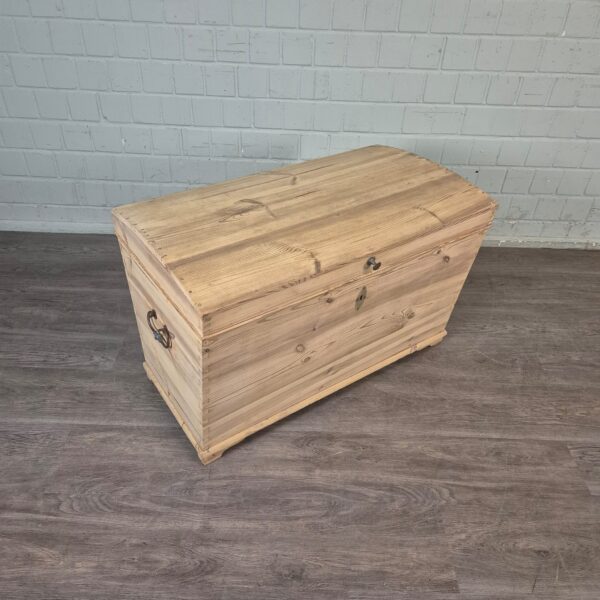 Chest Gründerzeit 1880 Pine
