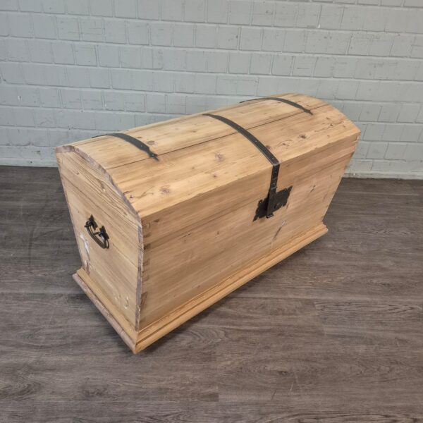Chest Gründerzeit 1880 Pine