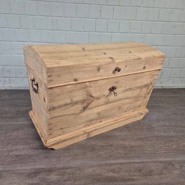 Chest Gründerzeit 1880 Pine