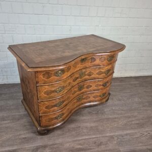 Chest of Drawers Baroque 1770 Walnut