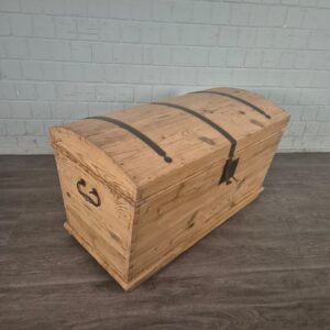 Chest Gründerzeit 1880 Pine