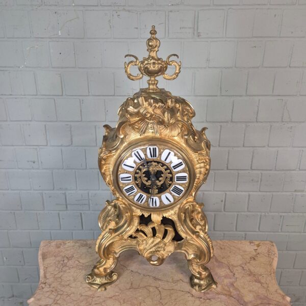 Mantel clocks
