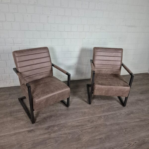 Chairs & benches