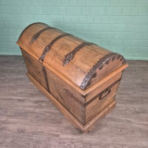 Chest Baroque 1733 Oak