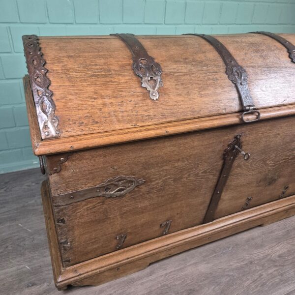 Chest Baroque 1733 Oak - Image 6
