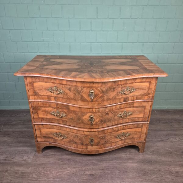 Chest of Drawers Baroque 1780 Walnut
