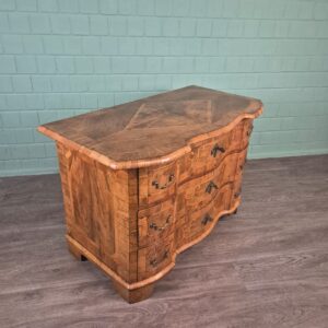Chest of Drawers Baroque 1770 Walnut