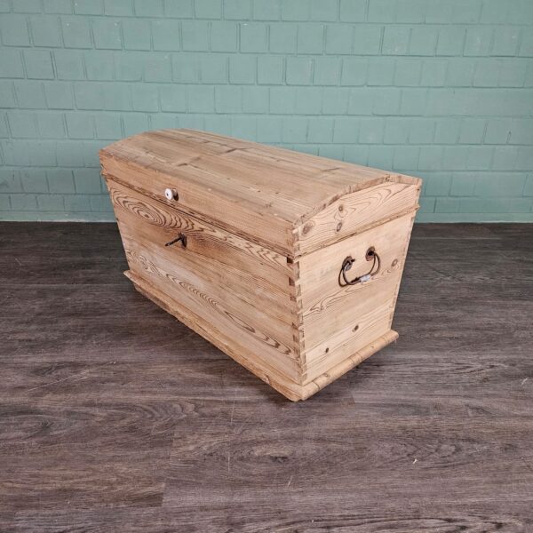 Chest Jugendstil 1910 Pine