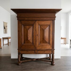 Cross-legged cabinet Gründerzeit 1870 Walnut