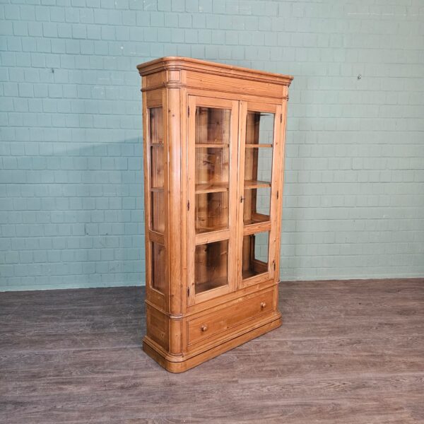 Display Cabinet Pine 1,32 m