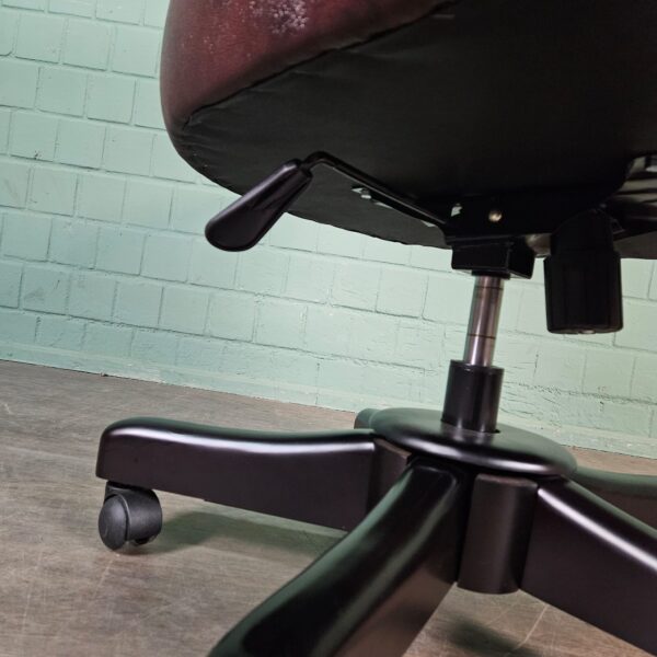Office Chair Chesterfield Leather - Image 11