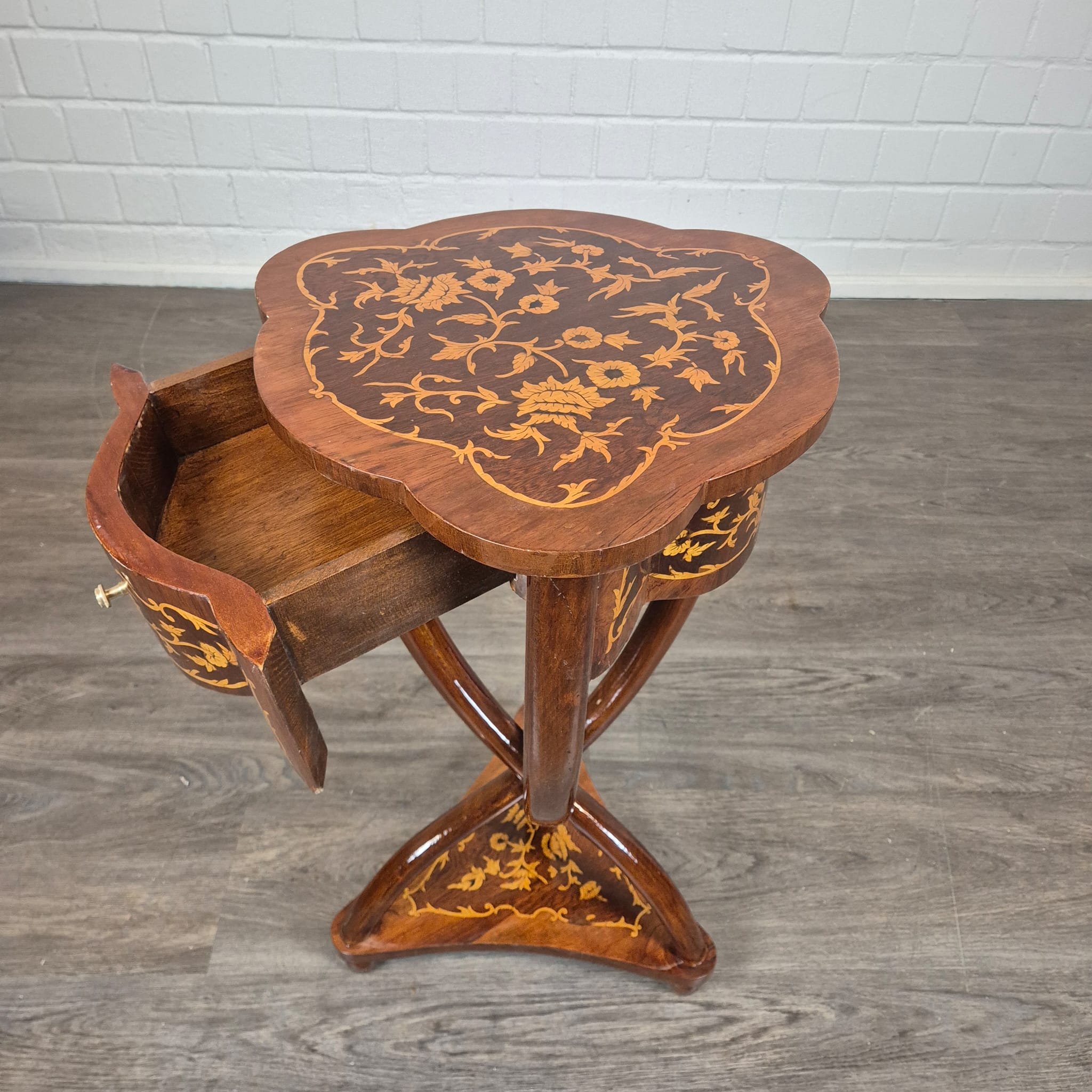 Table Walnut Baroque-style 0,45 m - Image 13