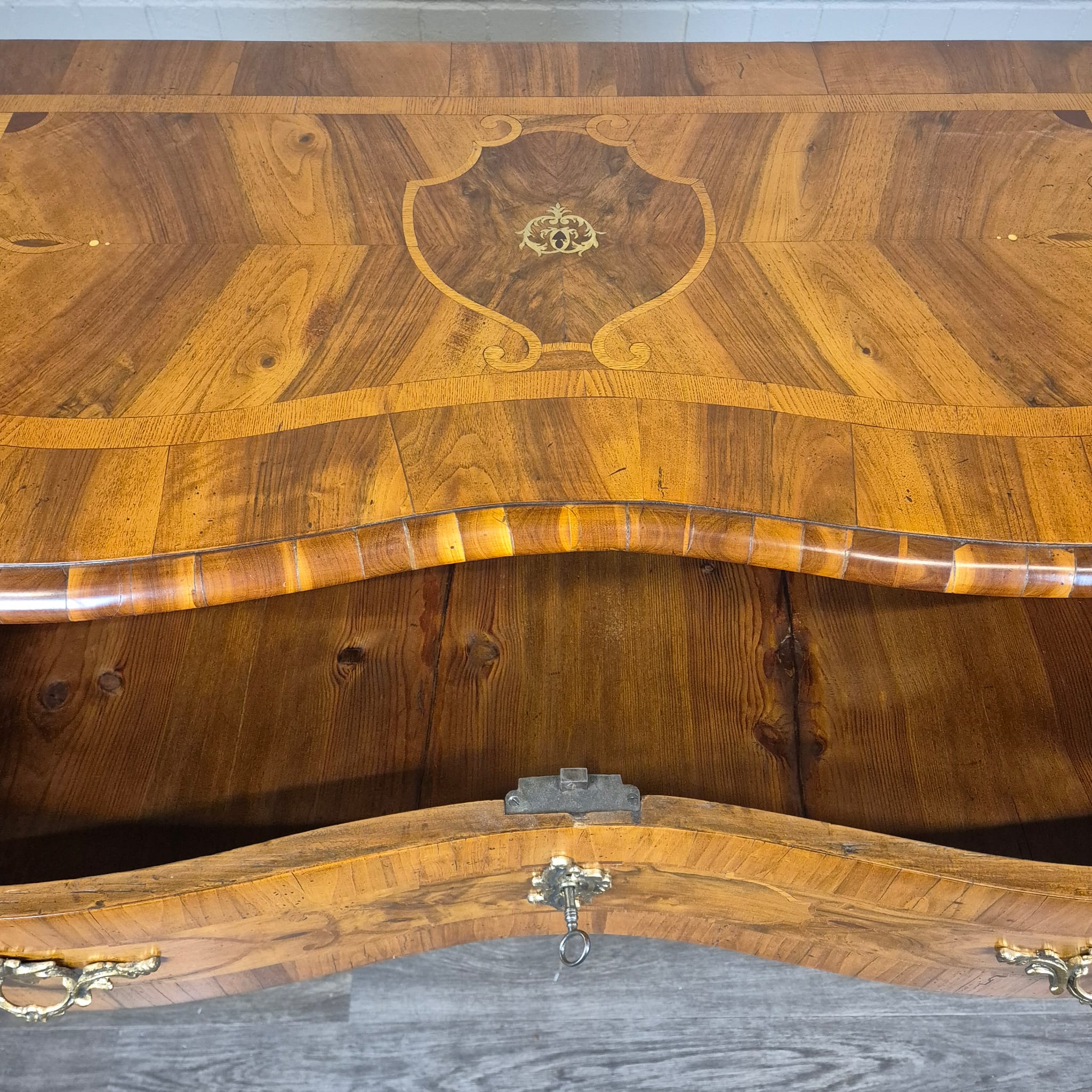 Chest of Drawers Baroque 1770 Walnut - Image 15