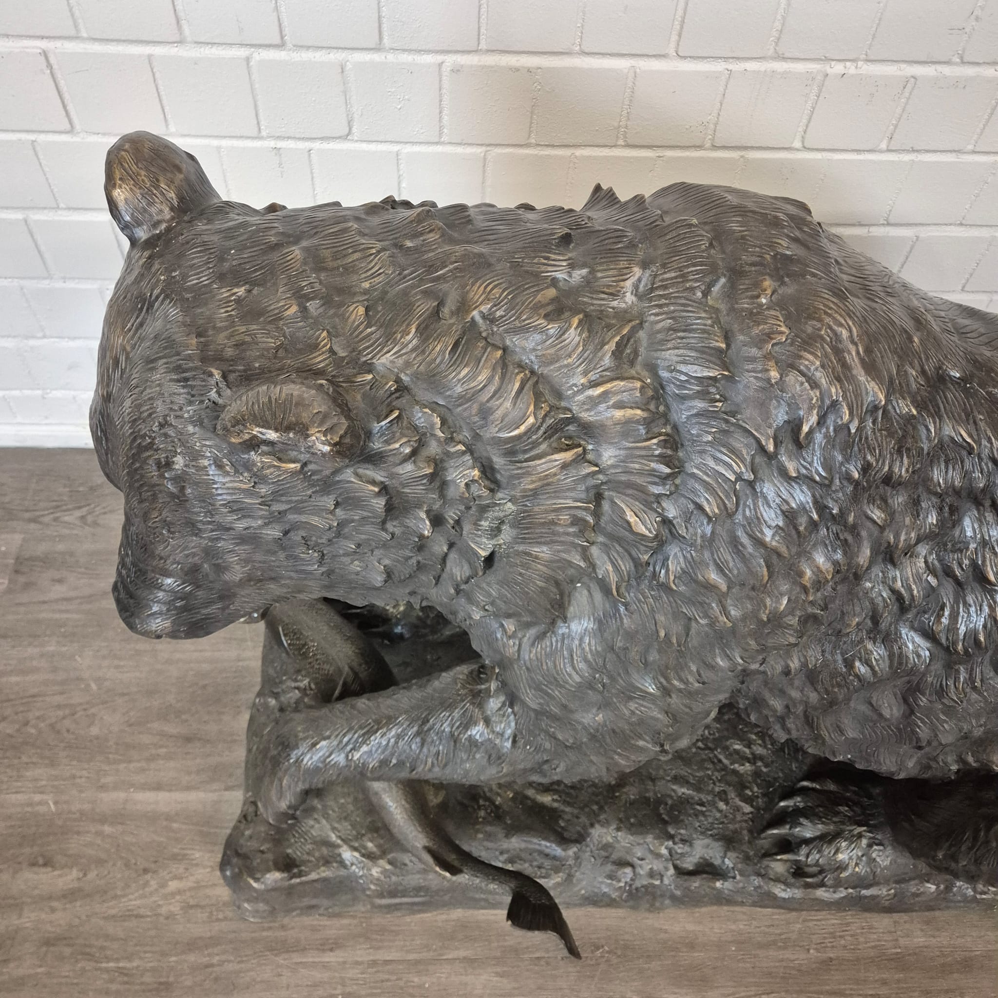 Bear with Fish Bronze 1.45 m x 1.00 m - Image 16