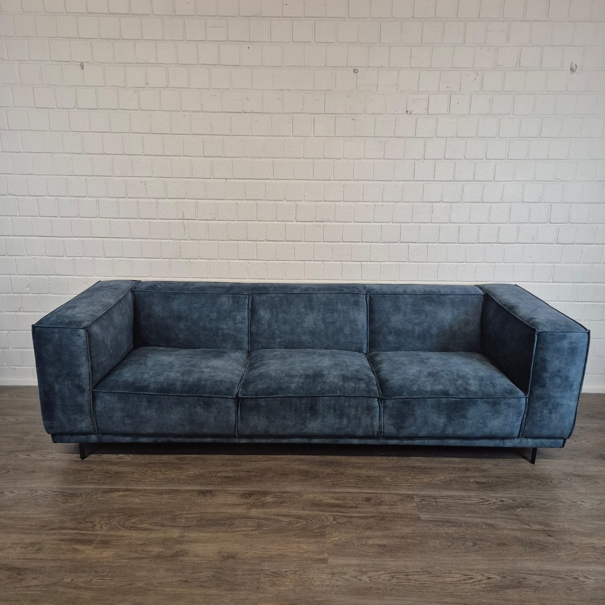 Sofa Blue 2,74 m Velvet - Image 3