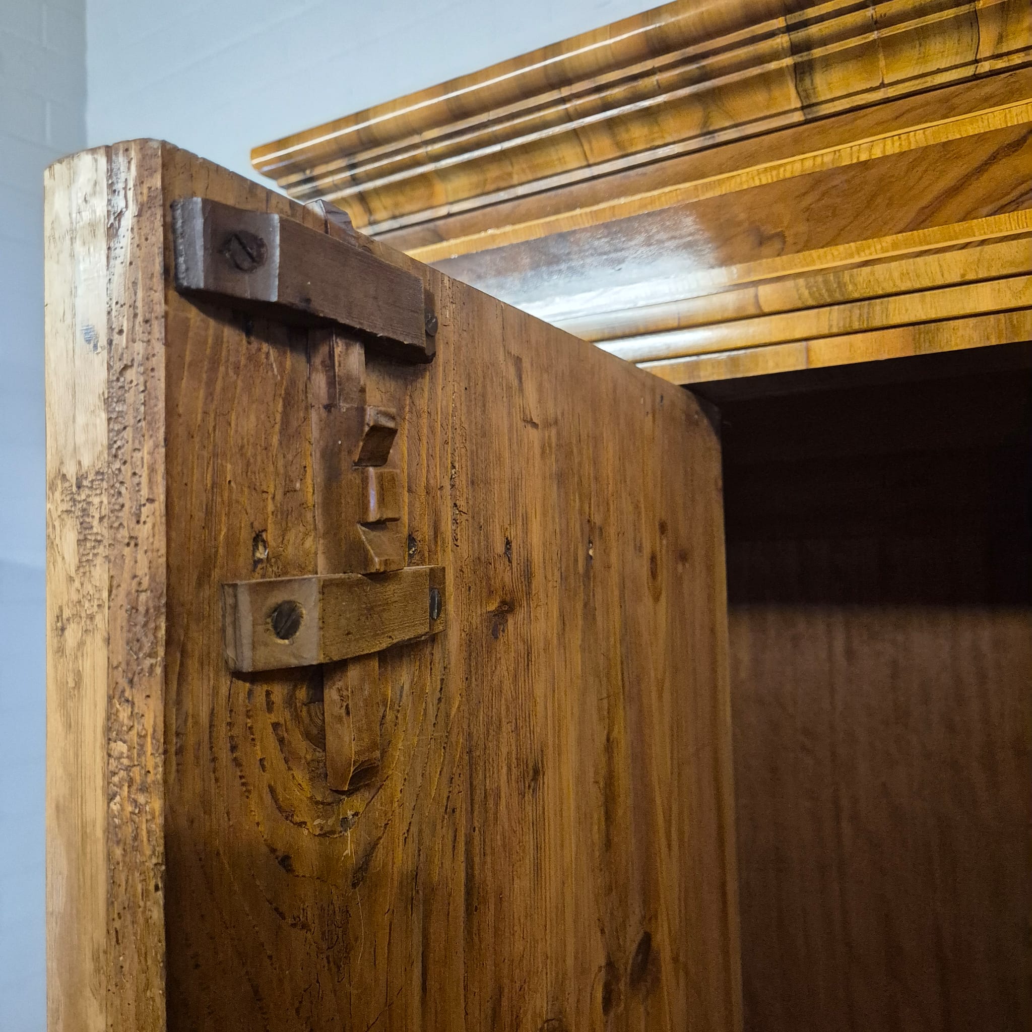 Wardrobe Baroque 1780 Walnut - Image 24