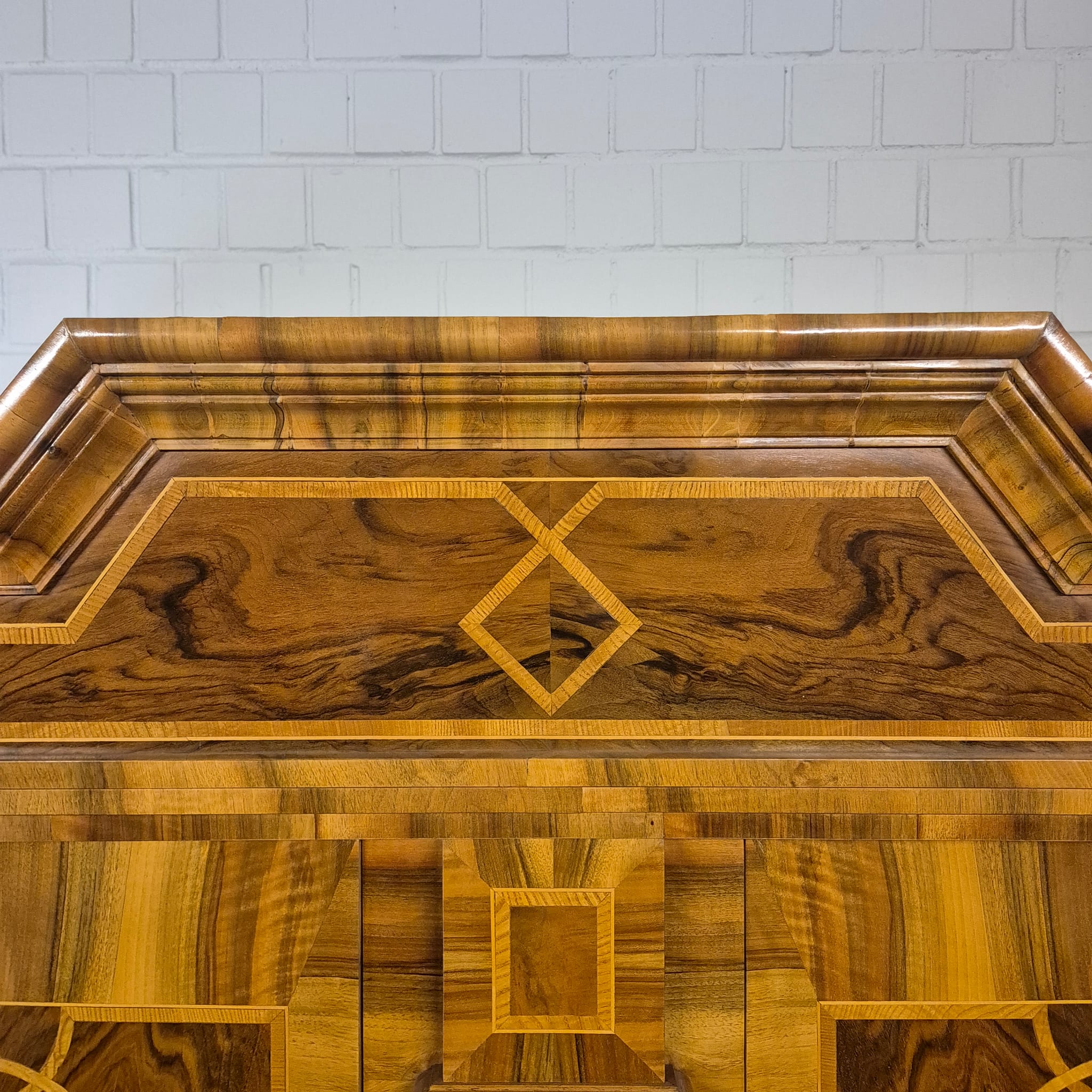 Wardrobe Baroque 1780 Walnut - Image 16