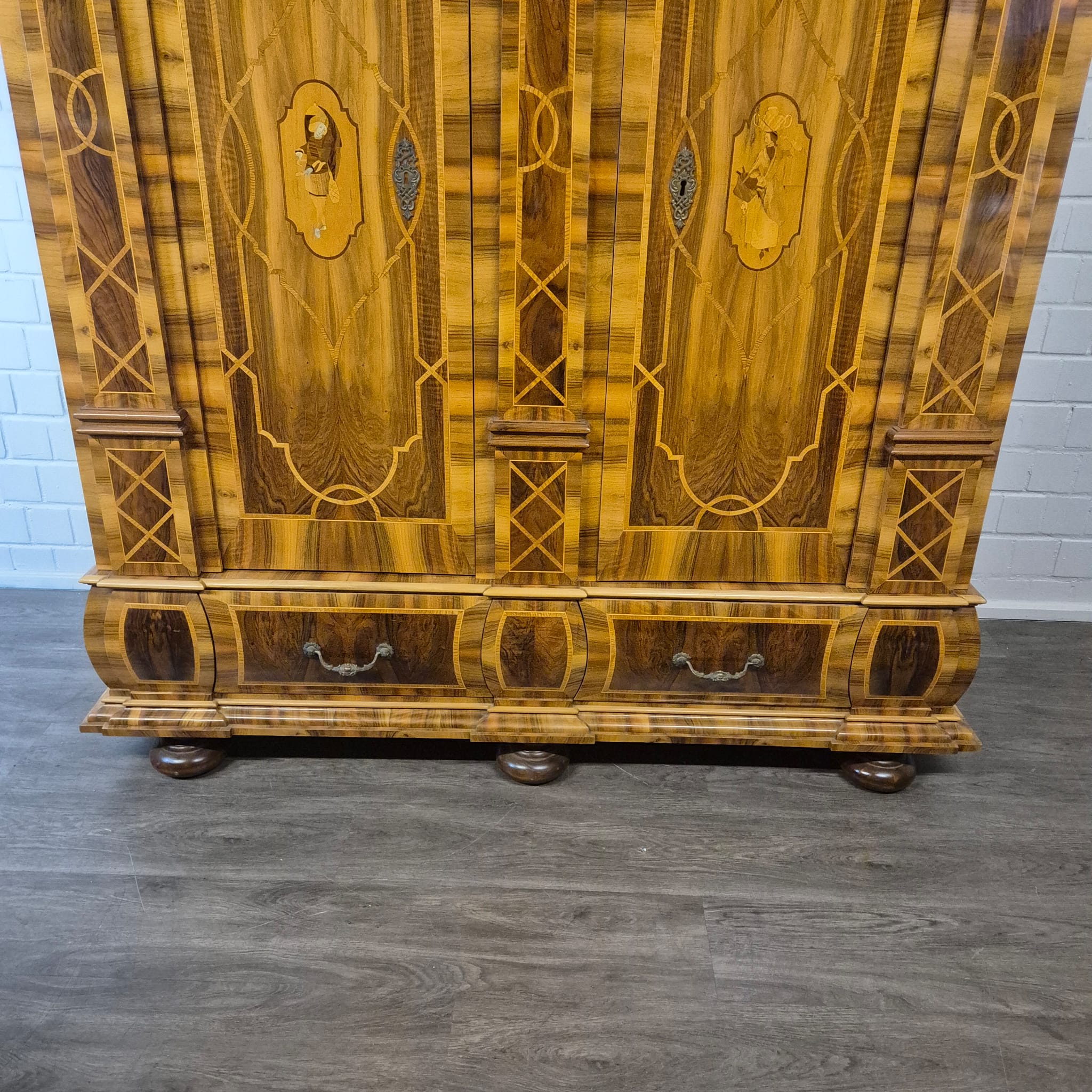 Wardrobe Baroque 1780 Walnut - Image 7
