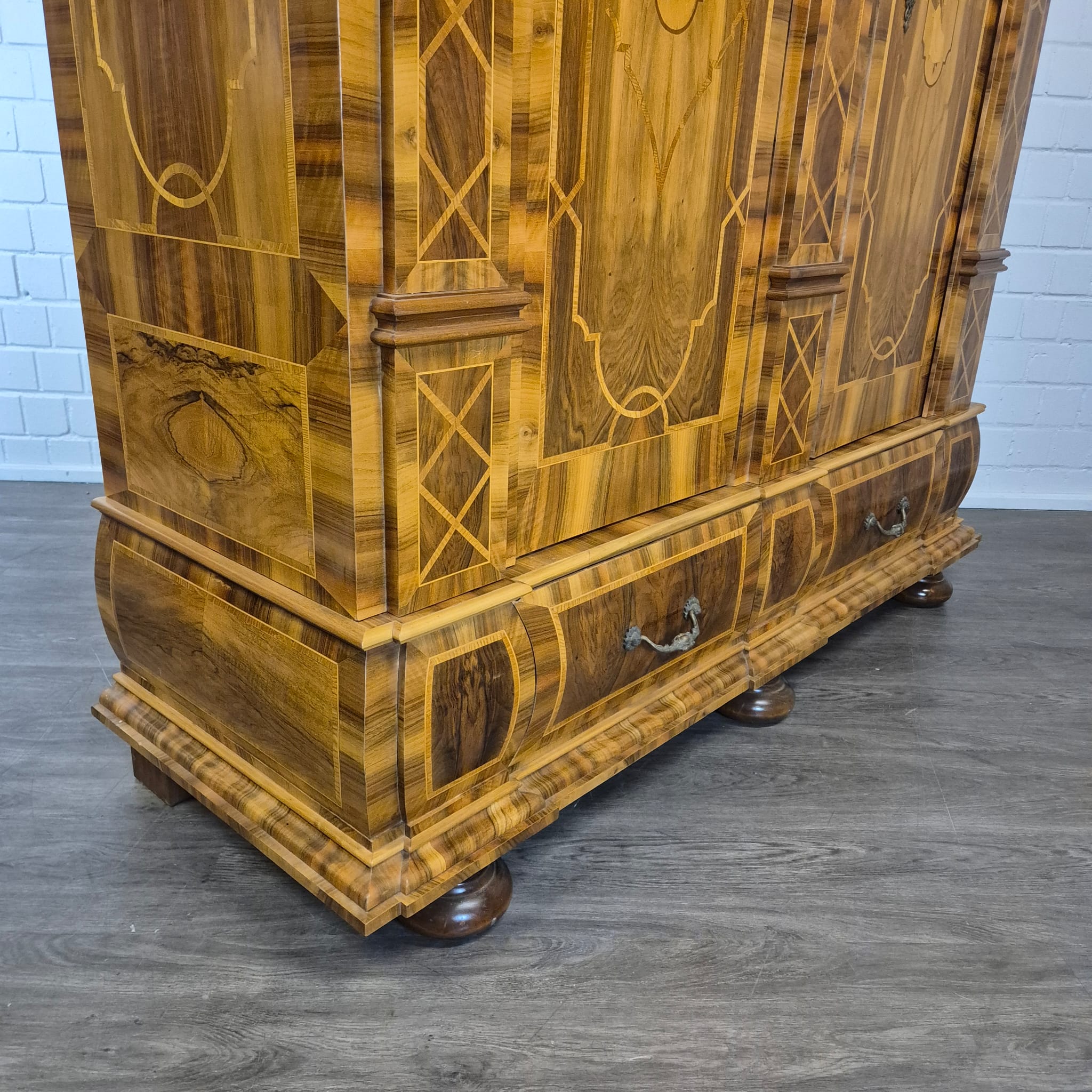 Wardrobe Baroque 1780 Walnut - Image 9