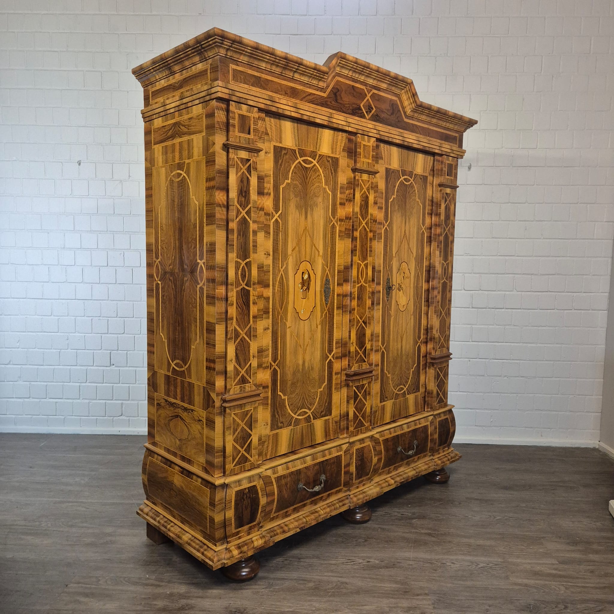 Wardrobe Baroque 1780 Walnut - Image 4
