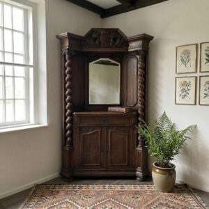 Corner Cabinet Neo-Renaissance 1920 Oak