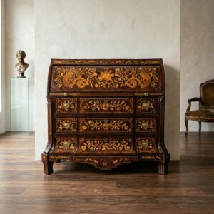 Cylinder Desk Baroque Desk 1780 Walnut