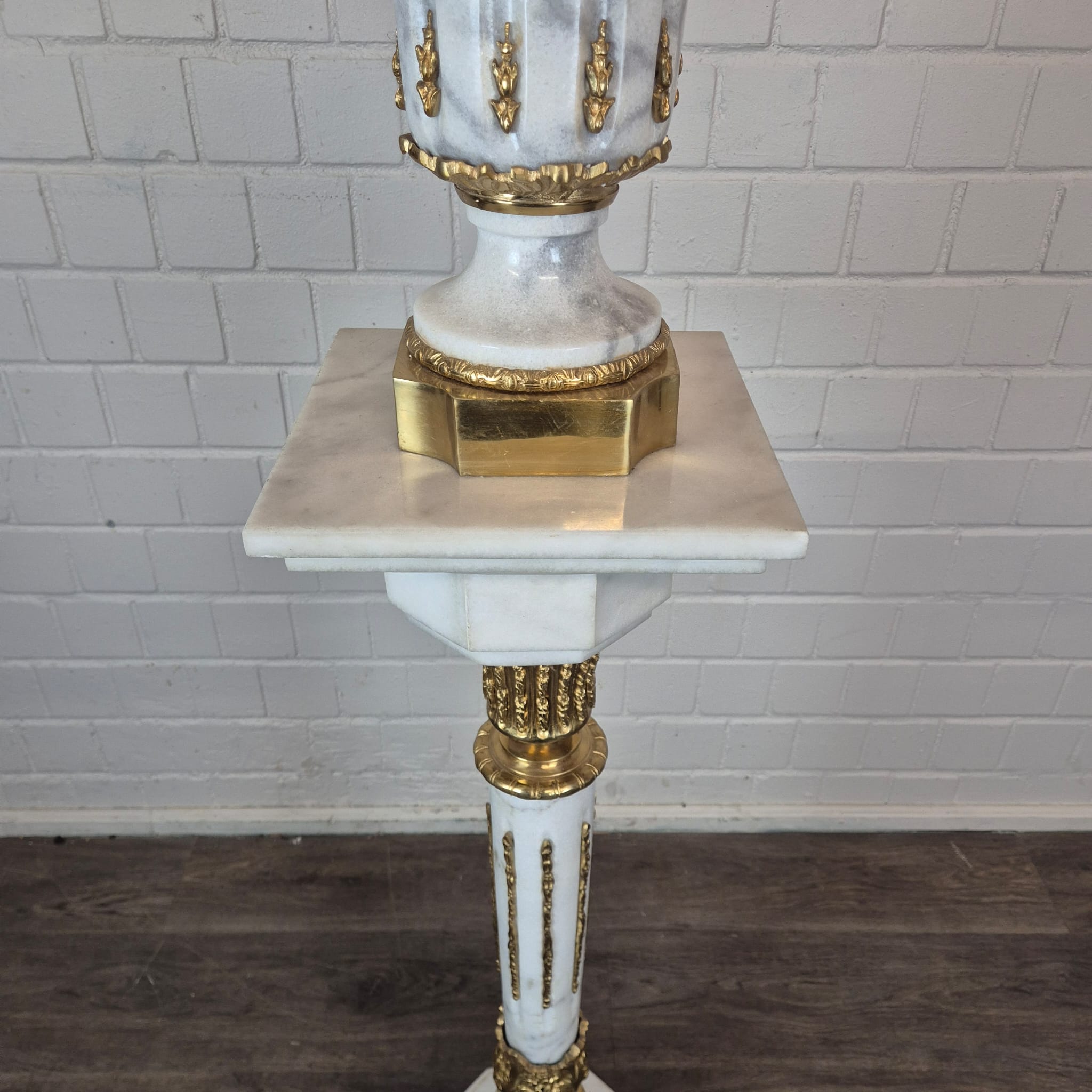 Vase on Marble Pedestal 1,82 m - Image 10