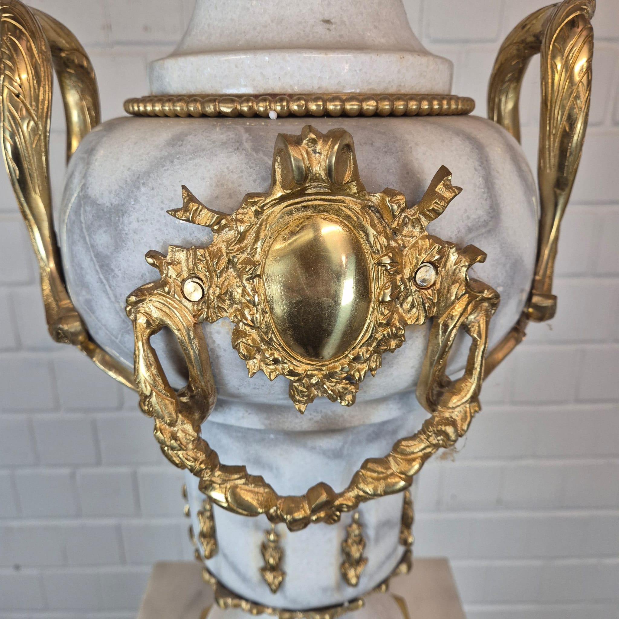 Vase on Marble Pedestal 1,82 m - Image 6