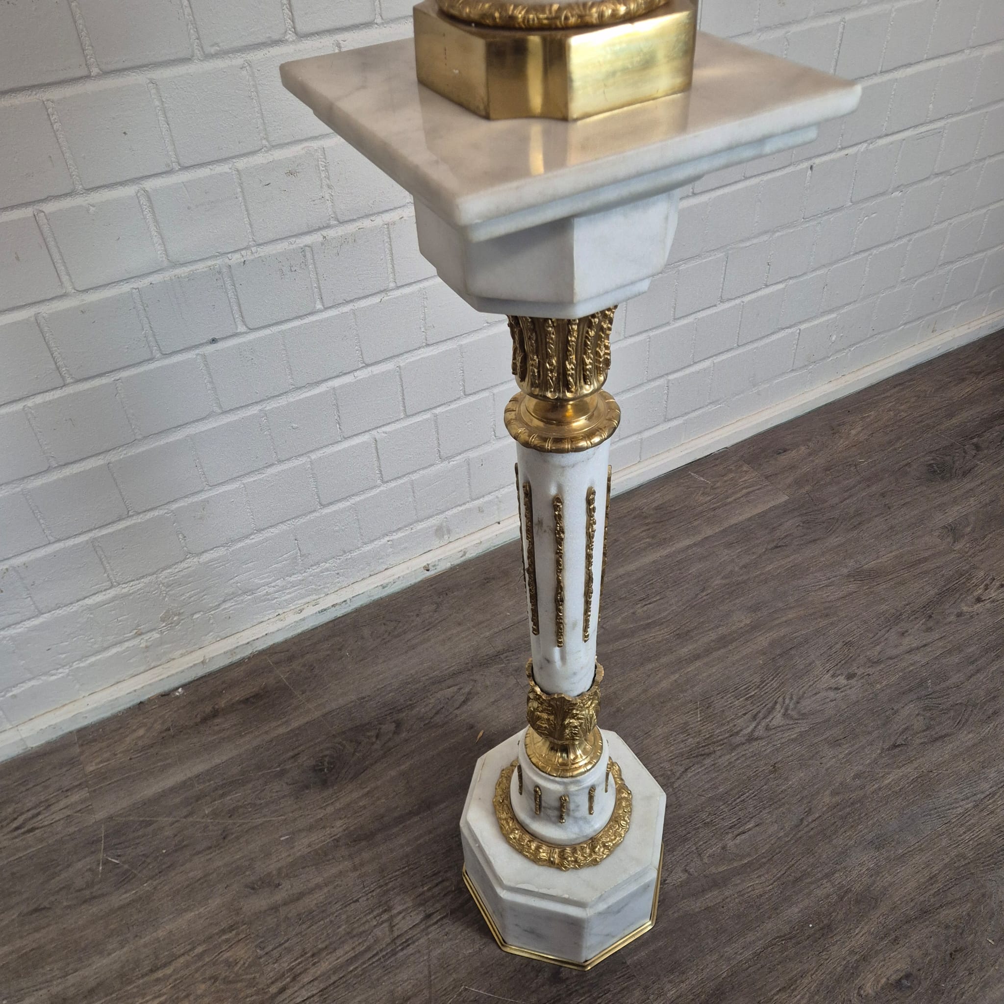 Vase on Marble Pedestal 1,82 m - Image 11