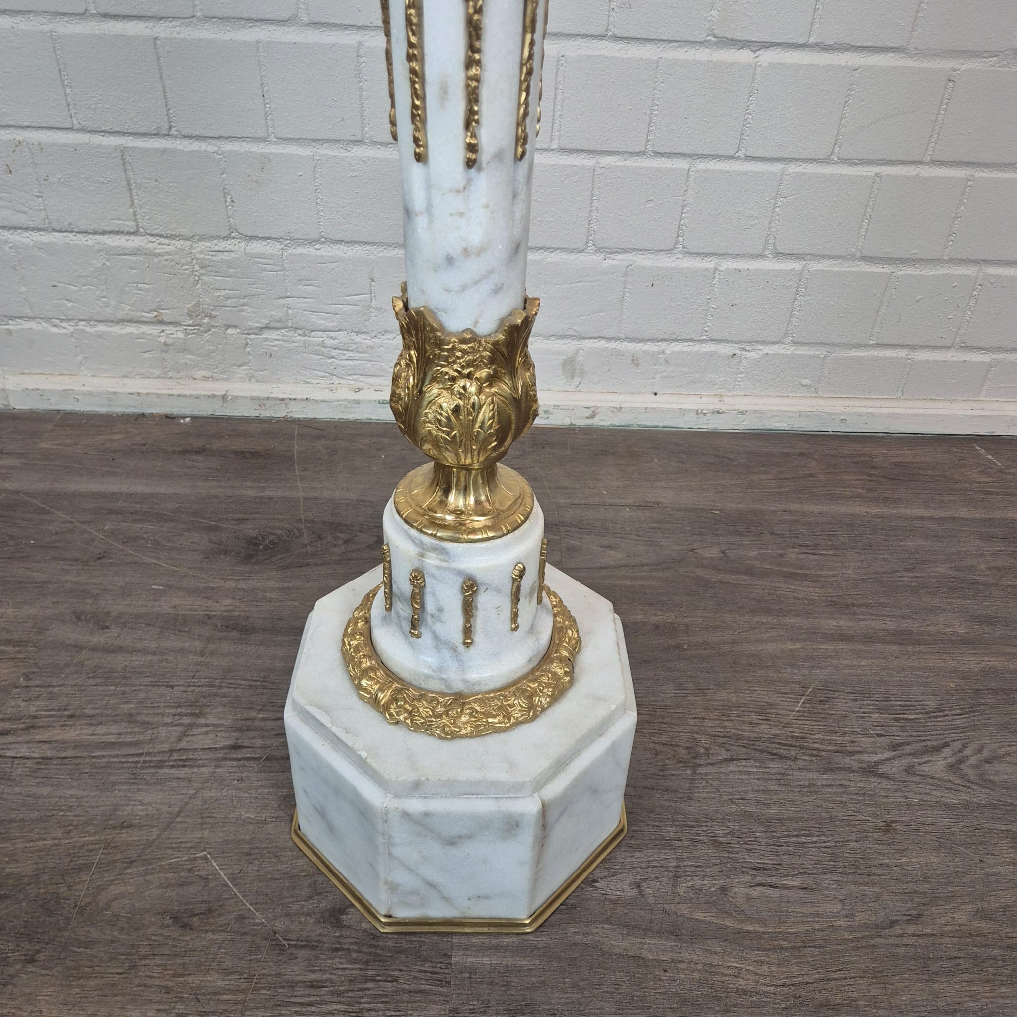 Vase on Marble Pedestal 1,82 m - Image 14