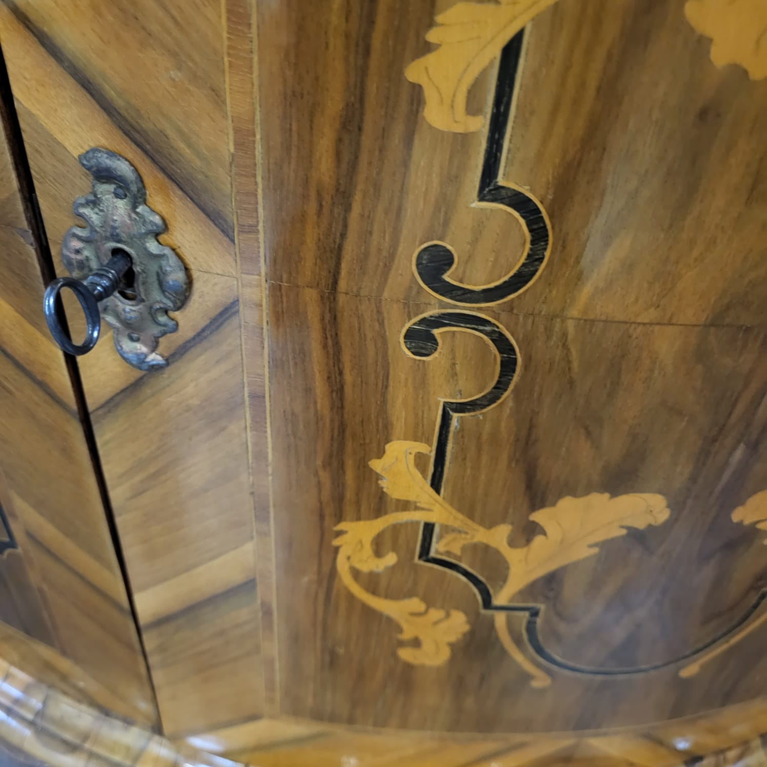 Corner Cabinet Baroque 1780 Walnut - Image 15