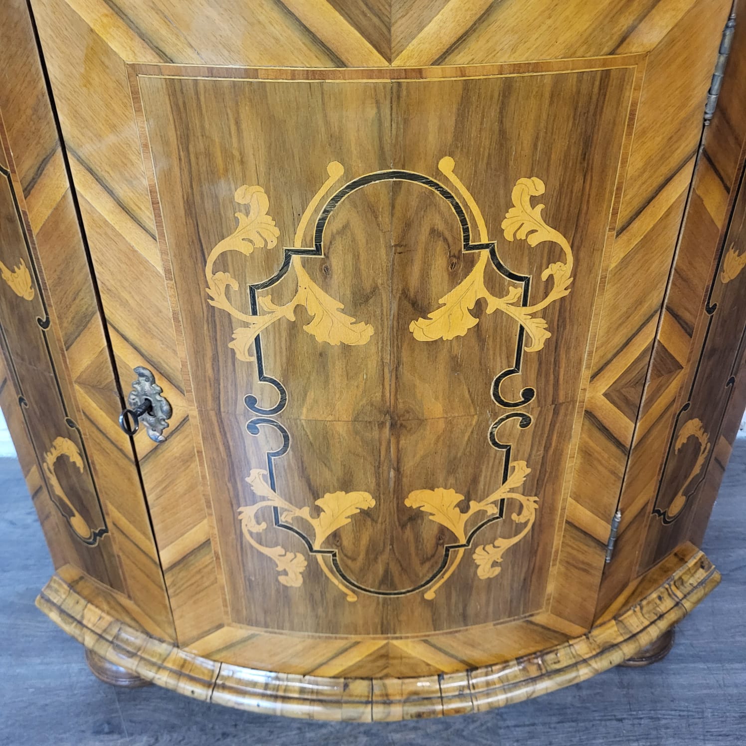 Corner Cabinet Baroque 1780 Walnut - Image 14