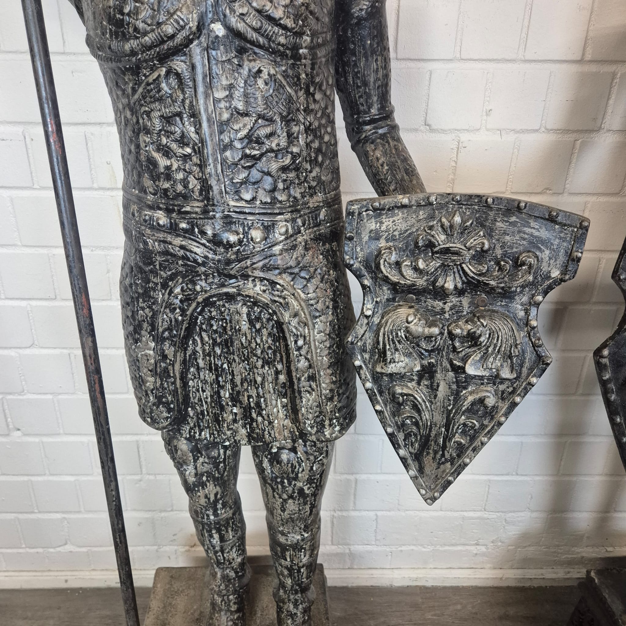 Iron Knight Statues – 2.75 m - Image 14