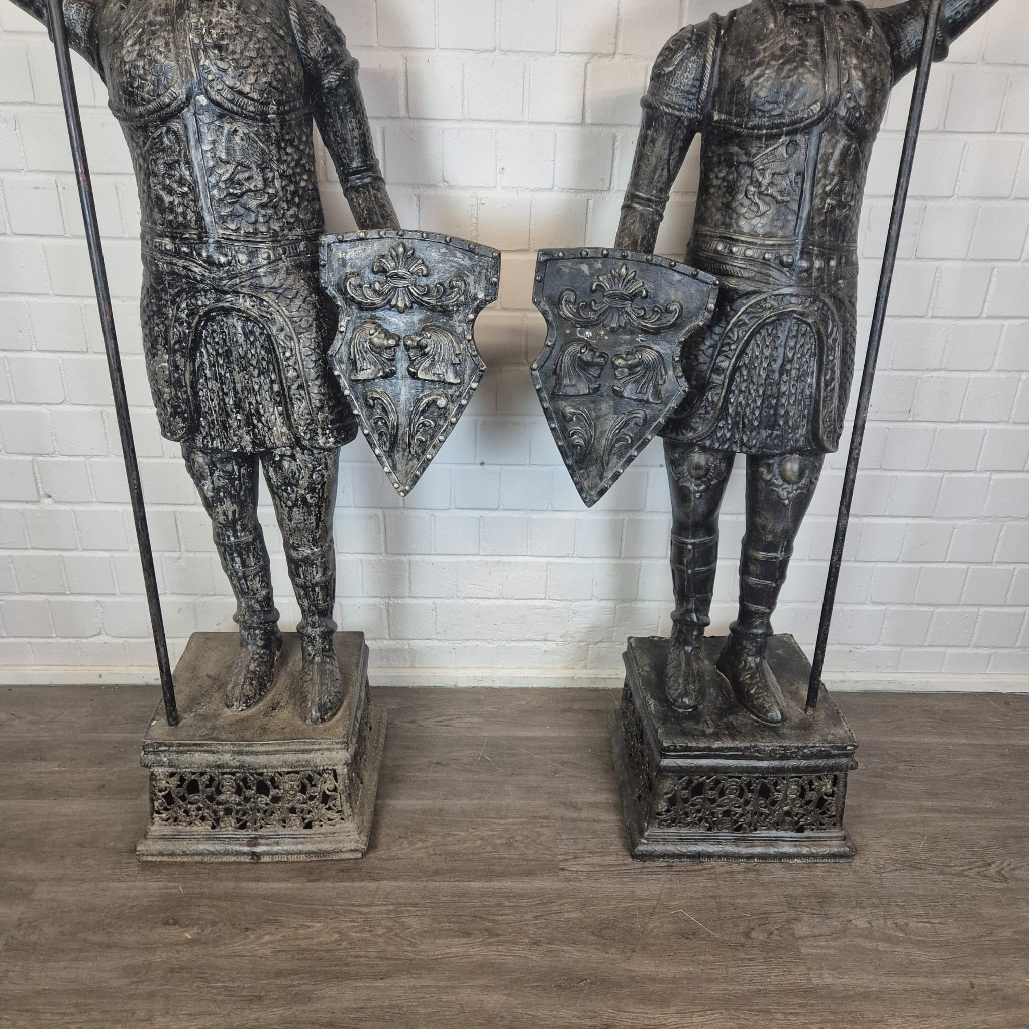 Iron Knight Statues – 2.75 m - Image 8