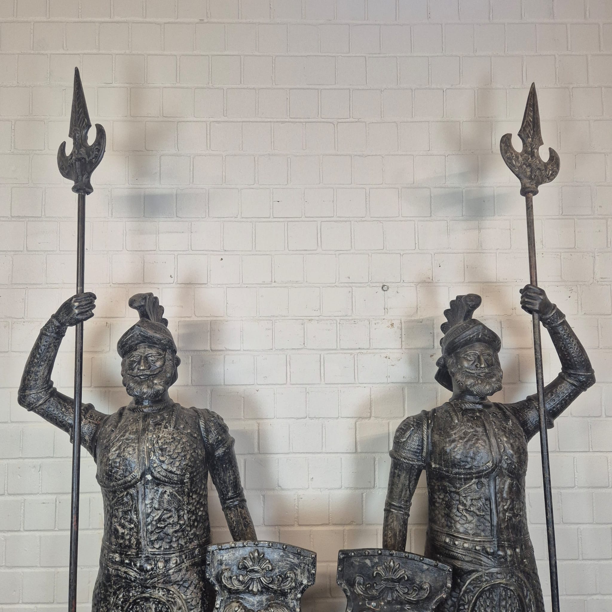 Iron Knight Statues – 2.75 m - Image 5