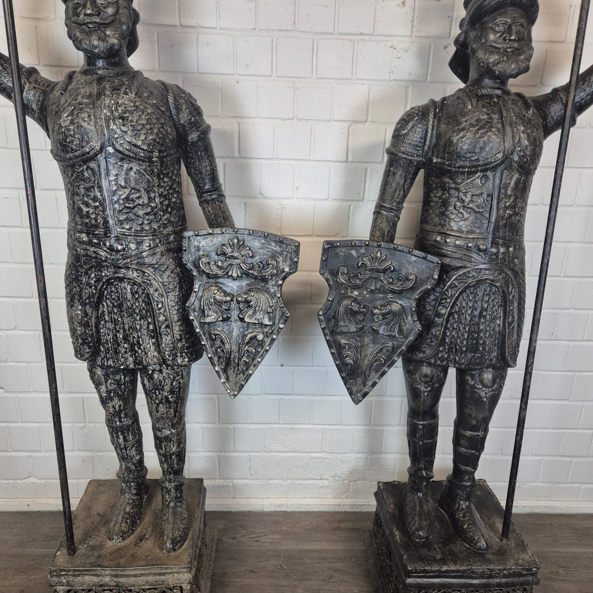 Iron Knight Statues – 2.75 m - Image 7