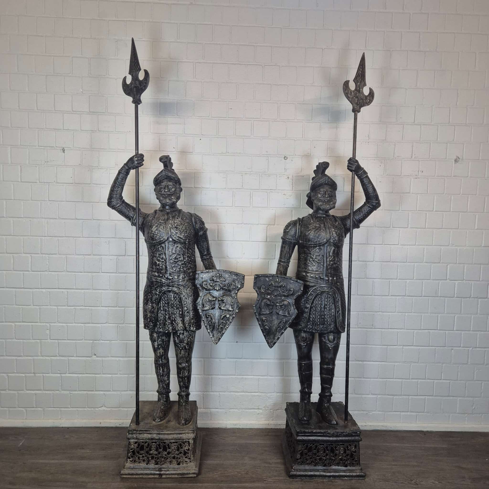 Iron Knight Statues – 2.75 m - Image 3